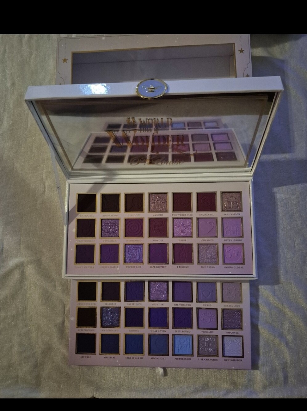 P LOUISE A WORLD FULL OF WONDER PRESSED POWDER PALETTE